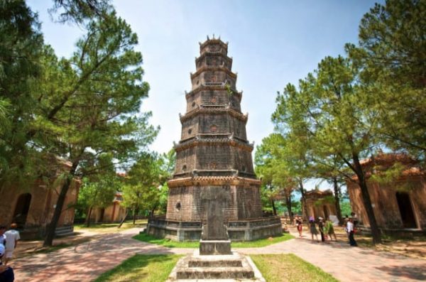 Pagoda of the Heavenly Lady: chùa Thiên Mụ