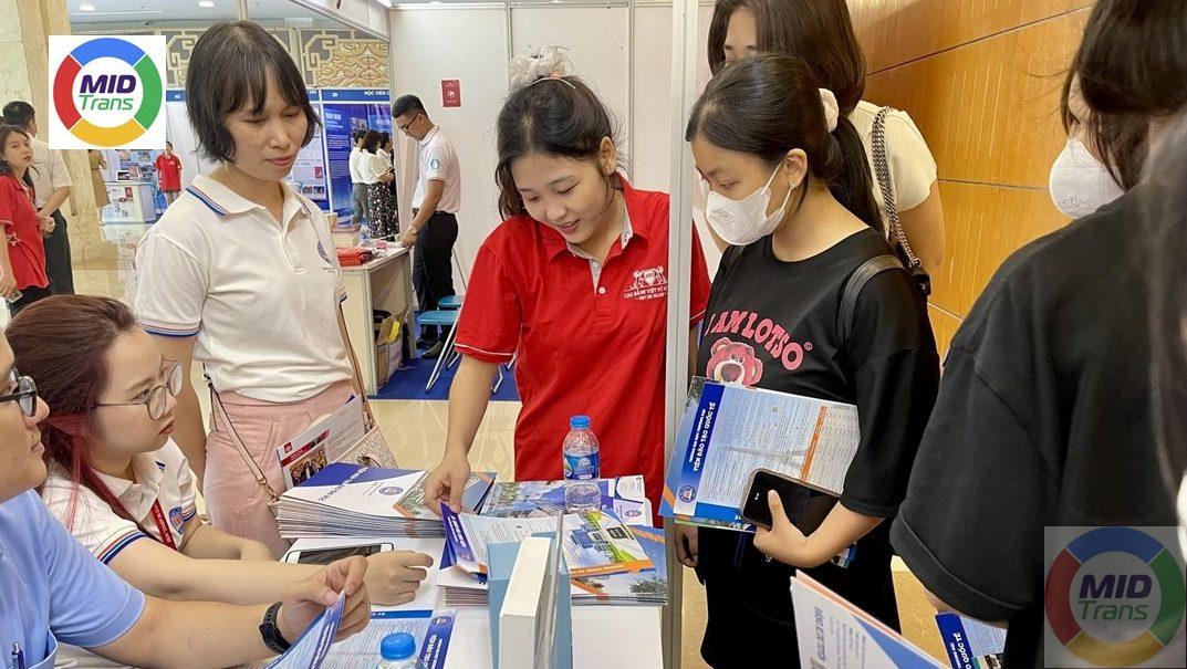 Dịch thuật tài liệu chuyên ngành Giáo dục - Đào tạo cho khách hàng tại Quận Hoàn Kiếm