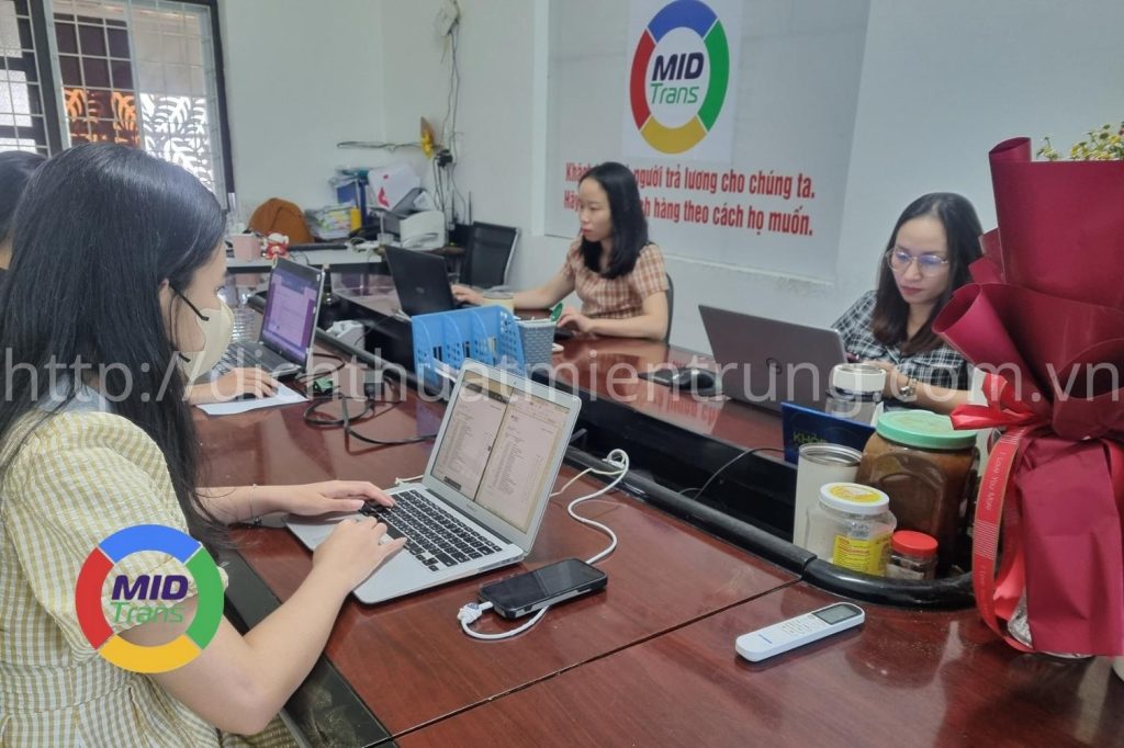 Đội ngũ chuyên gia dịch thuật tiếng Đức (du học sinh, kỹ sư) tại Dịch thuật Miền Trung.)